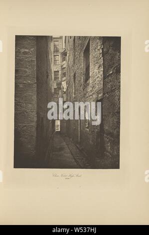 Chiudere n. 148 High Street, Thomas Annan (Scozzese,1829 - 1887), Glasgow, Scozia, negativo 1868, stampa 1900, fotoincisione, 21,8 × 17,4 cm (8 9/16 × 6 7/8 in Foto Stock