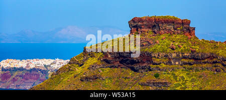 Santorini, Grecia banner panorama dell'isola Skaros rock e il villaggio di Oia Foto Stock