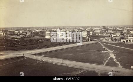 Vista panoramica di Calcutta, dal monumento Ochterlony. P.III., Samuel Bourne (inglese, 1834 - 1912), Calcutta, India, 1867-1868, albume silver stampa, 18,3 × 31,2 cm (7 3/16 × 12 5/16 in Foto Stock