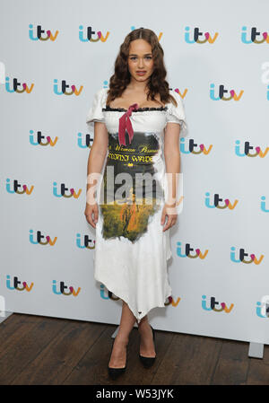 È sotto embargo per 0001 sabato 27 luglio Rose Williams frequentando un photocall per la nuova Jane Austen Sanditon dramma al The Soho Hotel di Londra. ... 27-07-2019 ... Foto di: Isabel Infantes/PA FILO Foto Stock