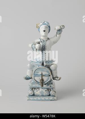 Spirito barile nella forma di un olandese seduta a cavallo di una botte, tappo a forma di porcellana jenever testa, dipinta in underglaze blu. Bianco blu., anonimo, Giappone (eventualmente), c. 1750, Edo-periodo (1600-1868), porcellana (materiale), smalto, cobalto (minerali), di vetrificazione, h 8,4 cm × W 7 cm × d 7.1 cm Foto Stock