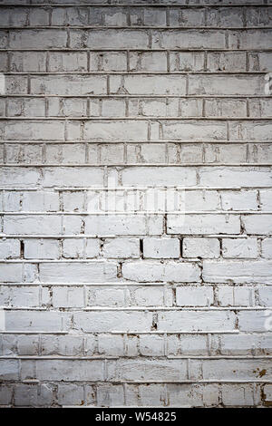 Bianco vecchio muro di mattoni texture dello sfondo. Questa sorta di mattoni è molto comune nel post paesi sovietici. Foto Stock