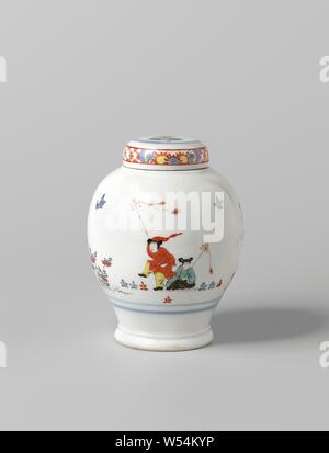 Tè coperchio compartimento, multicolore dipinte con chinoiseries, Tea caddy coperchio di porcellana dipinta., Meissener Porzellan Manufaktur, Meissen, c. 1730 - c. 1735, porcellana (materiale), h 1,6 cm × d 4,5 cm Foto Stock