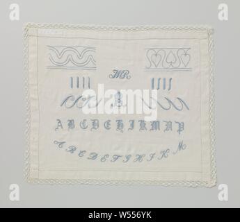 Filo ricamato azzurro su sfondo bianco Foto stock - Alamy