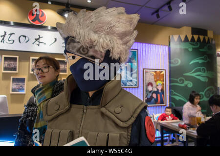 Vista interna del th il primo al mondo con licenza ristorante ramen nell'ispirazione per Naruto Uzumaki il luogo preferito per ottenere il suo pasto preferito, Ichiraku Foto Stock