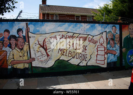 Impressionen: Wandbilder im Arbeiterviertel ktholischen, Belfast, Nordirland/ Irlanda del Nord (nur fuer redaktionelle Verwendung. Keine Werbung. Ref Foto Stock