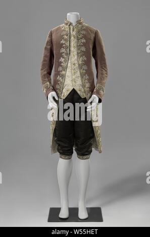 Cardigan in color crema rip, seta ricamato con motivi floreali policromi e foderato con crema di seta, cotone bianco indietro., anonimo, Nederlanden (eventualmente), c. 1775 - c. 1785, seta, cotone (tessile), ricamare, h 57,0 cm Foto Stock