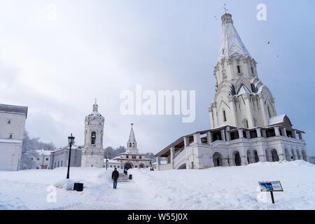 Neve scenario del Parco Kolomenskoe, un ex royal station wagon, a Mosca, in Russia, 13 febbraio 2019. Kolomenskoe park, un ex real estate posto Foto Stock