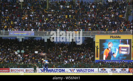 Luglio 26, 2019, Colombo, provincia occidentale, Sri Lanka: dello Sri Lanka bowler Lasith Malinga durante la prima Giornata internazionale della partita di cricket tra Sri Lanka e del Bangladesh al R.Premadasa Stadium a Colombo in data 26 luglio 2019. Credito: Pradeep Dambarage/ZUMA filo/Alamy Live News Foto Stock