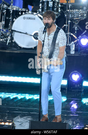 New York, NY, STATI UNITI D'AMERICA. 26 Luglio, 2019. Dave Haywood raffigurato come Lady Antebellum esegue sul 2019 GMA Concerto Estivo Rumsey serie di commemorazione nel Central Park di New York City il 26 luglio 2019. Credito: John Palmer.Media punzone/Alamy Live News Foto Stock