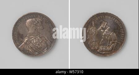 Assassinio di Sir Edmund Berry Godfrey, giudice di pace in Inghilterra, medaglia d'argento. Anteriore: busto uomo, chi è strangolato da due mani con il suo tirante entro un anello. Retromarcia: Godfrey è strangolato mentre il papa con bull nella sua mano benedice assassino entro circoscrizione, redattori., Inghilterra, Edmund Berry Godfrey, George Bower, London, 1678, argento (metallo), colpendo (metallurgia), d 3,9 cm × w 28.91 Foto Stock