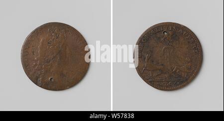 Filippo d'Angiò accetta il trono spagnolo, conteggiati token in onore del Re di Francia Luigi XIV, moneta di rame con il foro in esso. Anteriore: uomo di busto all'interno dell'interno. Reverse: gallo francese prende possesso del vello d'oro, che pende da una spagnola albero granato ed è custodito invano da un Leopard e Lion con un fascio di frecce in una griffa all interno di una iscrizione, rivestimento: motivo decorativo, Parigi, Luigi XIV re di Francia), Filippo V re di Spagna), Thomas Bernard (forse), 1700, rame (metallo), colpendo (metallurgia), d 2,7 cm × w 5.76 Foto Stock