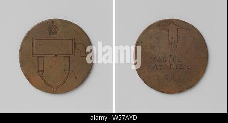 Muratura, stonemasonry, idrosanitari, idrosanitari e pumpmakers' guild di Amsterdam, guild token di Magiel Batalien, medaglia di ottone. Parte anteriore: pompa sotto la corona. Reverse: martello idraulico al di sopra di iscrizione e l'anno, Amsterdam, Magiel Batalien, anonimo, 1685, ottone (lega), incisione, d 4 cm × w 16,90 Foto Stock