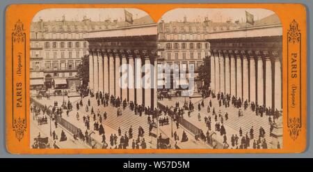 Vista del Palais de la Bourse, o Palais Brongniart di Parigi, Parigi (titolo serie su object), Exchange, Bourse, facciata (o casa o edificio), Palais Brongniart, anonimo, Parigi, c. 1850 - c. 1880, carta fotografica, cartone, albume stampa, h 85 mm × W 173 mm Foto Stock