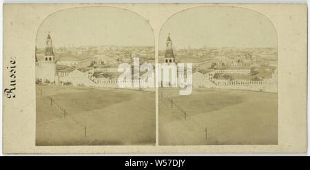 Vista di Mosca, visto dal Cremlino, Russia. (Titolo in oggetto), vista città in generale, "Veduta ' Mosca, anonimo, il Cremlino, c. 1850 - c. 1880, cartone, carta fotografica, albume stampa, h 85 mm × W 170 mm Foto Stock