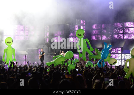 WEST PALM BEACH, FL - 25 Luglio: Blink-182 esegue al Coral Sky anfiteatro sulla luglio 25, 2019 a West Palm Beach in Florida. Credito: mpi04/MediaPunch Foto Stock