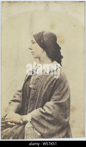 Ritratto di una donna, anonimo, Francia, 1840 - 1870, carta, carta salata stampa, h 103 mm × W 63 mm Foto Stock