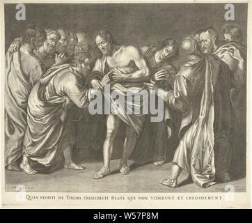 Incredulo Tommaso tocca Cristo sulla ferita Quia vidisti me Thoma credidisti beati qui non viderunt et crediderunt (titolo in oggetto), Cristo mostra Thomas le sue ferite dopo la crocifissione in presenza degli altri apostoli., Thomas toccando o si allungano le mani per toccare la ferita in il costato di Cristo, a volte Cristo conduce Thomas' canto, Cornelis van Dalen (MI) (menzionato in oggetto), 1612 - 1665, carta, incisione h 427 mm × W 517 mm Foto Stock