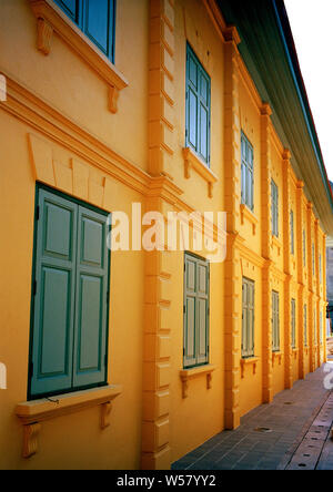 I monaci' alloggiamento in Wat Pathum Wanaram a Bangkok in Tailandia in Asia del sud-est in Estremo Oriente Foto Stock