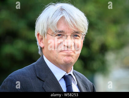 Andrea Mitchell MP, membro del partito conservatore del Parlamento per Royal Sutton Coldfield, sorrisi Foto Stock