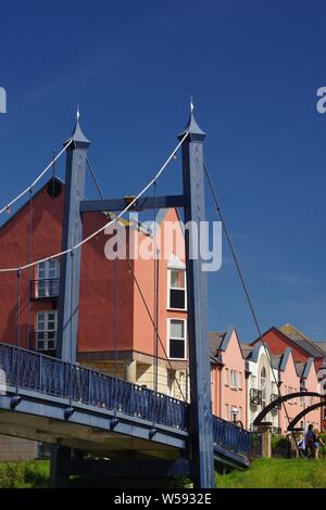 Sospensione Cricklepit Ponte sul Fiume Exe a Exeter Quay. Devon, Regno Unito. Foto Stock