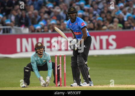 Hove, Regno Unito. 26 Luglio, 2019. Il 26 luglio 2019, Central County Ground, Hove; vitalità Blast 2019 T20, Sussex squali vs Surrey ; Jofra Archer prendere alla piega Credito: Phil Westlake/News immagini Credito: News immagini /Alamy Live News Foto Stock