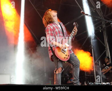 Oxford, Regno Unito. 26 Luglio, 2019. Niente ma i ladri eseguire durante il carrello Music Festival - Prima giornata a Hall Farm, Steventon nei pressi di Oxford. Credito: SOPA Immagini limitata/Alamy Live News Foto Stock