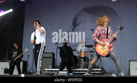 Oxford, Regno Unito. 26 Luglio, 2019. Niente ma i ladri eseguire durante il carrello Music Festival - Prima giornata a Hall Farm, Steventon nei pressi di Oxford. Credito: SOPA Immagini limitata/Alamy Live News Foto Stock