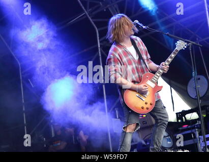 Oxford, Regno Unito. 26 Luglio, 2019. Niente ma i ladri eseguire durante il carrello Music Festival - Prima giornata a Hall Farm, Steventon nei pressi di Oxford. Credito: SOPA Immagini limitata/Alamy Live News Foto Stock