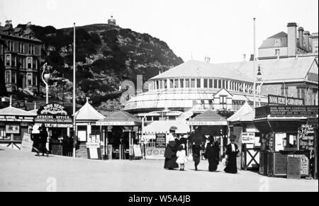 Llandudno Pier ingresso e Camera Obscura, Galles Foto Stock