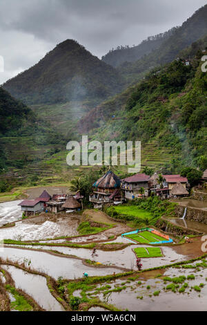 Bangaan villaggio nei pressi di Banaue, Luzon, Filippine Foto Stock