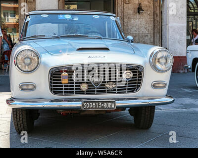 Roma,Italia - Luglio 20, 2019: In occasione di Roma capitale Rally evento, una mostra di auto d'epoca è stato impostato con una bellissima auto modello L Foto Stock