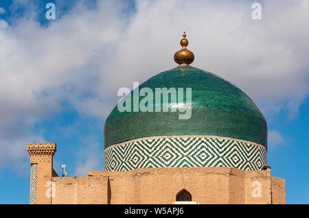 Il turchese cupola del Mausoleo di Pakhlavan Makhmud, Pahlavon Mahmud, Khiva, Uzbekistan Foto Stock