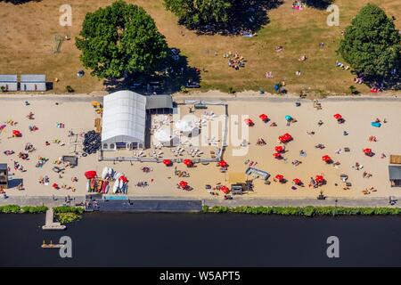 Vista aerea, lido bagno a lago Baldeney Seaside Beach Baldeney con piscina scoperta nel lago Baldeney lido di sabbia e prato per prendere il sole, Essen, la zona della Ruhr Foto Stock