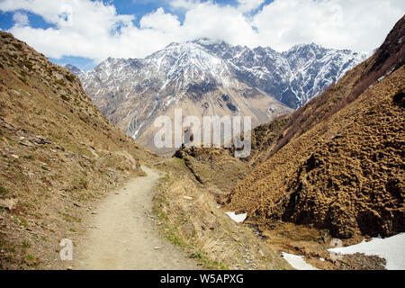 Vista in alta montagna latitude alla regione Mtskheta-Mtianeti in Georgia Foto Stock