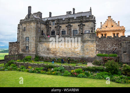 Il Palazzo Reale visto dal Queen Anne Gardens - Castello di Stirling, Scozia, Regno Unito Foto Stock