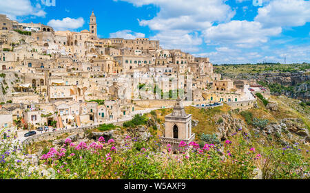 Vista panoramica del 'assi' distretto di Matera, nella regione della Basilicata, nel sud dell'Italia. Foto Stock