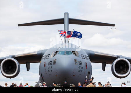 Il USAF comando Reserve C-17 Globemaster III catturato al 2019 Royal International Air Tattoo di Fairford RAF. Foto Stock