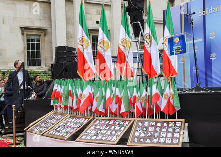 Londra, Regno Unito. 27 Luglio, 2019. Movimento Anti-Iran con il British oratori rally la domanda per un cambiamento di regime, Trafalgar square, il 27 luglio 2019, Londra, UK Credit: capitale dell'immagine/Alamy Live News Foto Stock