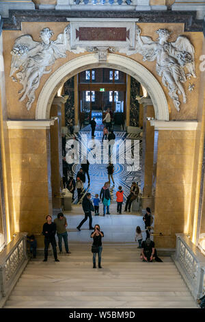 Interno vista architettonico del Museo di Storia Naturale di Vienna che è un grande e i più importanti musei di storia naturale in tutto il mondo. Foto Stock