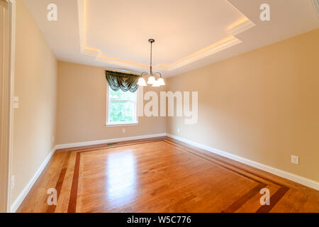 Una camera da letto non decorato nei sobborghi americani. Foto Stock