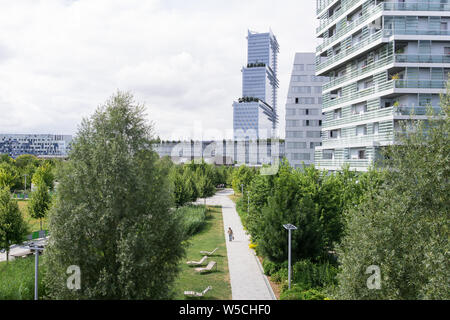 Parigi Eco-district - Clichy-Batignolles nel XVII arrondissement è uno dei sviluppato eco-distretti (eco quartieri) a Parigi, in Francia, in Europa. Foto Stock