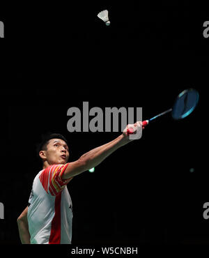 Tokyo, Giappone. 28 Luglio, 2019. Jonatan Christie dell Indonesia compete durante gli uomini singoli finale contro Kento Momota del Giappone All Japan Open 2019 Torneo di badminton in Tokyo, Giappone, il 28 luglio 2019. Credito: Du Natalino/Xinhua/Alamy Live News Foto Stock