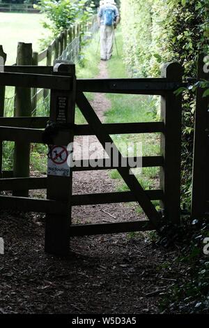 Stili di diritti pubblici di modo, sentiero pubblico. Foto Stock