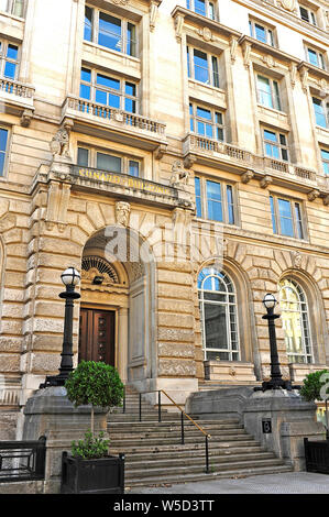 La Cunard Building dal filamento,Liverpool, grado due elencati edificio inaugurato nel 1917 Foto Stock