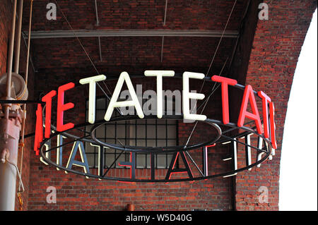 Ingresso alla Tate Gallery all'Albert Dock, Liverpool, Regno Unito Foto Stock