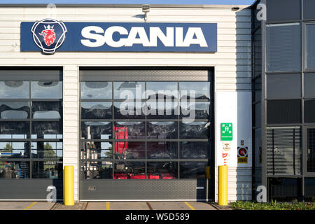 Scania garage in Sassenheim, Paesi Bassi. Scania AB è un importante produttore svedese di veicoli commerciali. Foto Stock