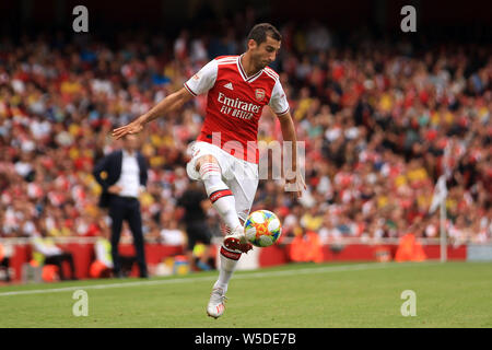 Londra, Regno Unito. 28 Luglio, 2019. Henrik Mkhitaryan dell'Arsenal in azione. Emirates Cup 2019 corrispondono, Arsenal v Lione presso l'Emirates Stadium di Londra domenica 28 luglio 2019. Questa immagine può essere utilizzata solo per scopi editoriali. Solo uso editoriale, è richiesta una licenza per uso commerciale. Nessun uso in scommesse, giochi o un singolo giocatore/club/league pubblicazioni . pic da Steffan Bowen/Andrew Orchard fotografia sportiva/Alamy Live news Credito: Andrew Orchard fotografia sportiva/Alamy Live News Foto Stock