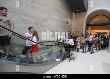 La Mona Lisa temporaneamente sul display nella Galerie MEDICIS Foto Stock