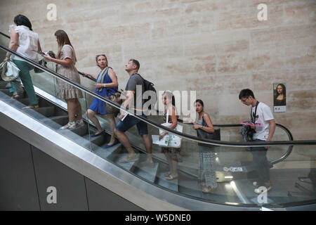 La Mona Lisa temporaneamente sul display nella Galerie MEDICIS Foto Stock